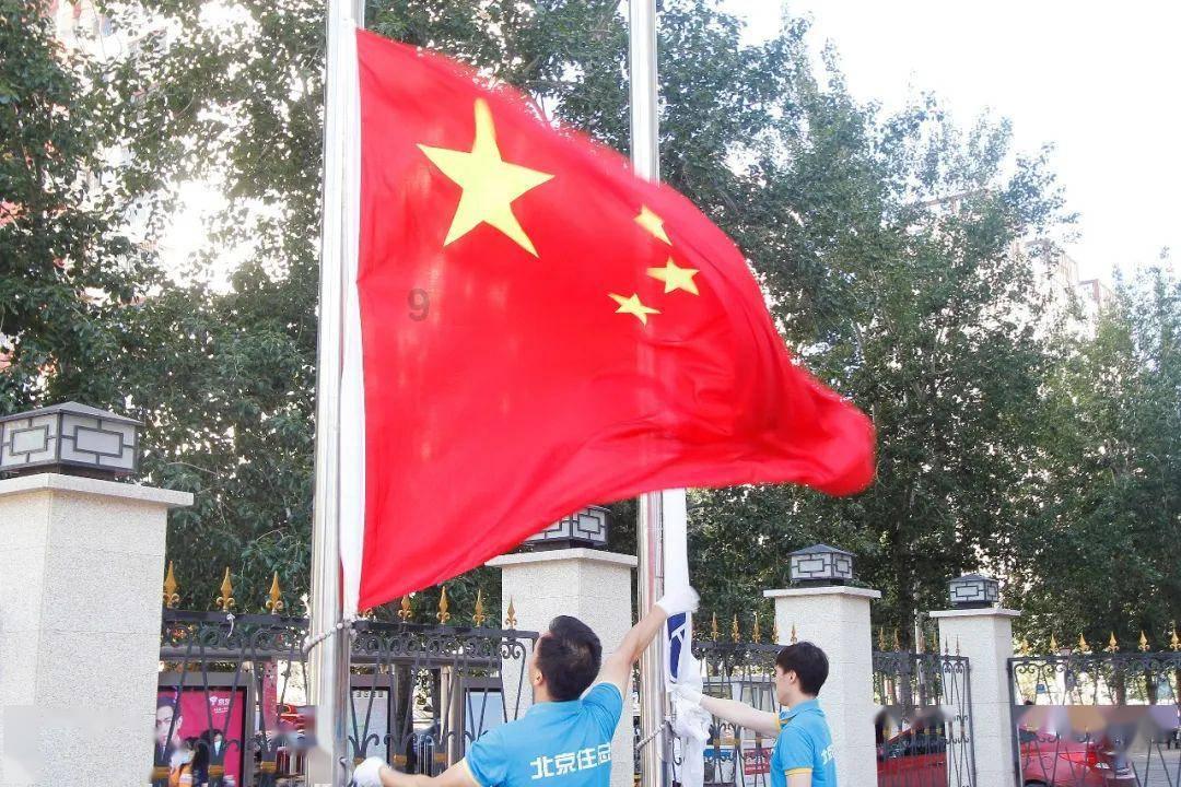 小猪佩奇玩躲避球2